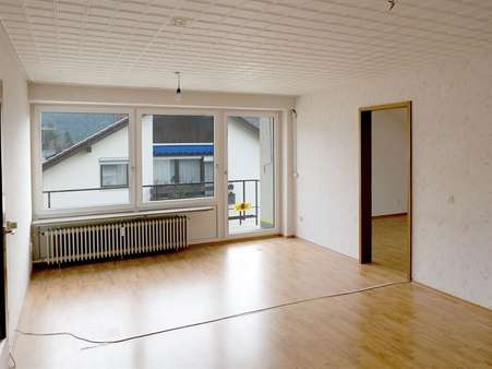 großzügiger Wohnbereich - Etagenwohnung in 75323 Bad Wildbad mit 76m² kaufen