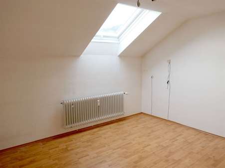 Schlafzimmer - Etagenwohnung in 75323 Bad Wildbad mit 76m² kaufen