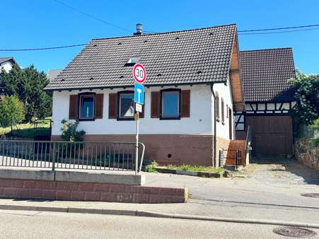 Straßenansicht - Bauernhaus in 75334 Straubenhardt mit 110m² kaufen