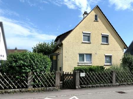 Hausansicht - Einfamilienhaus in 75417 Mühlacker mit 110m² kaufen