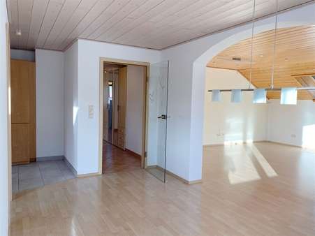 helle Räume - Dachgeschosswohnung in 75203 Königsbach-Stein mit 120m² kaufen