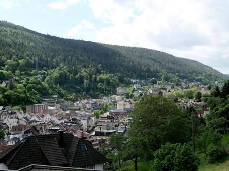 Aussicht - Etagenwohnung in 75323 Bad Wildbad mit 98m² kaufen