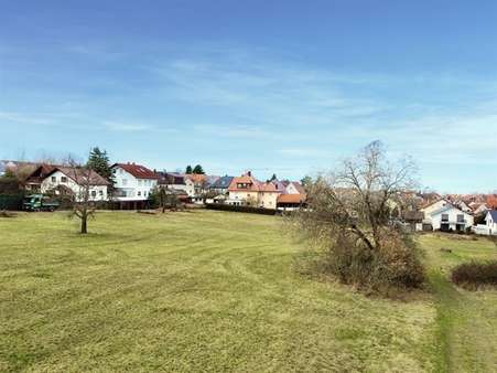 gen Norden ... - Grundstück in 75180 Pforzheim mit 450m² kaufen