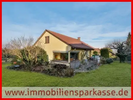 Kleines Haus auf großem Grundstück!