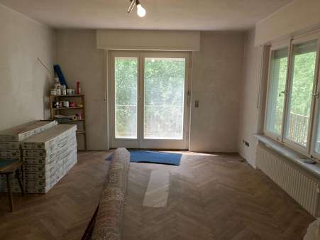 Wohnzimmer im EG... - Einfamilienhaus in 75378 Bad Liebenzell mit 150m² kaufen