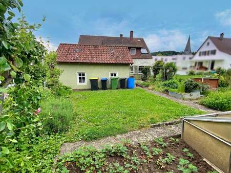 Platz für Hobbygärtner - Zweifamilienhaus in 75417 Mühlacker mit 146m² kaufen