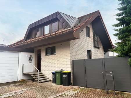 Hausansicht Hausansicht - Einfamilienhaus in 75331 Engelsbrand mit 210m² kaufen