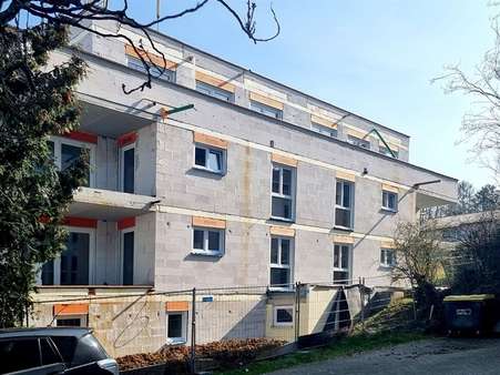Westseite der UG Wohnung - Etagenwohnung in 75223 Niefern-Öschelbronn mit 60m² mieten