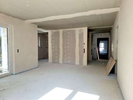 offener Wohn-/Essbereich - Etagenwohnung in 75223 Niefern-Öschelbronn mit 95m² mieten
