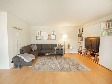 gemütlicher Wohnbereich gemütlicher Wohnbereich - Etagenwohnung in 75173 Pforzheim, Südweststadt mit 131m² kaufen