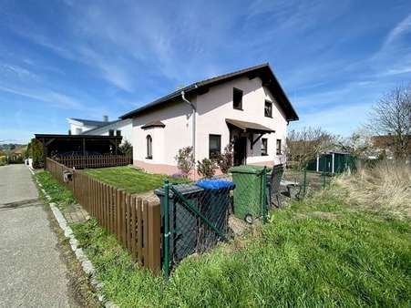 Hausansicht - Einfamilienhaus in 75223 Niefern-Öschelbronn mit 118m² kaufen