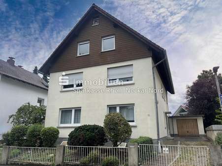 Hausansicht von der Straßenseite Hausansicht von der Straßenseite - Mehrfamilienhaus in 69469 Weinheim mit 216m² kaufen