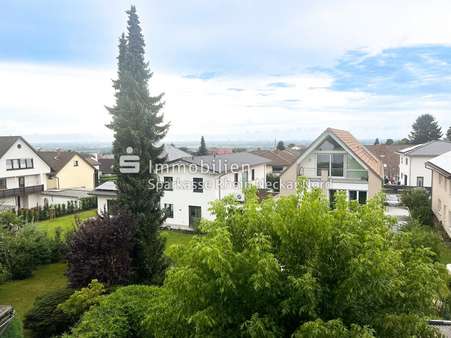 Blick vom Balkon auf Mannheim und Ludwigshafen Blick vom Balkon auf Mannheim und Ludwigshafen - Mehrfamilienhaus in 69469 Weinheim mit 216m² kaufen