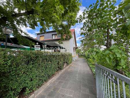 Einfahrt - Grundstück in 68305 Mannheim mit 1404m² kaufen