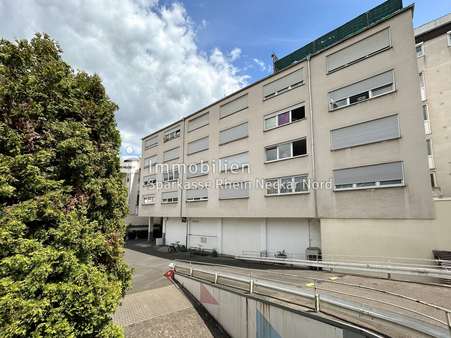 Gebäudeansicht von der Hofseite - Etagenwohnung in 67061 Ludwigshafen mit 30m² kaufen