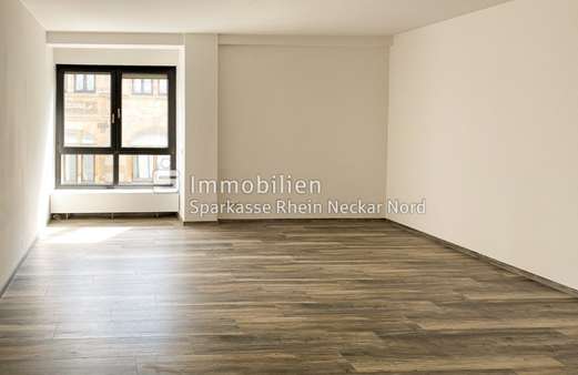 Schlafzimmer zur Straßenseite Schlafzimmer zur Straßenseite - Etagenwohnung in 68159 Mannheim mit 130m² kaufen