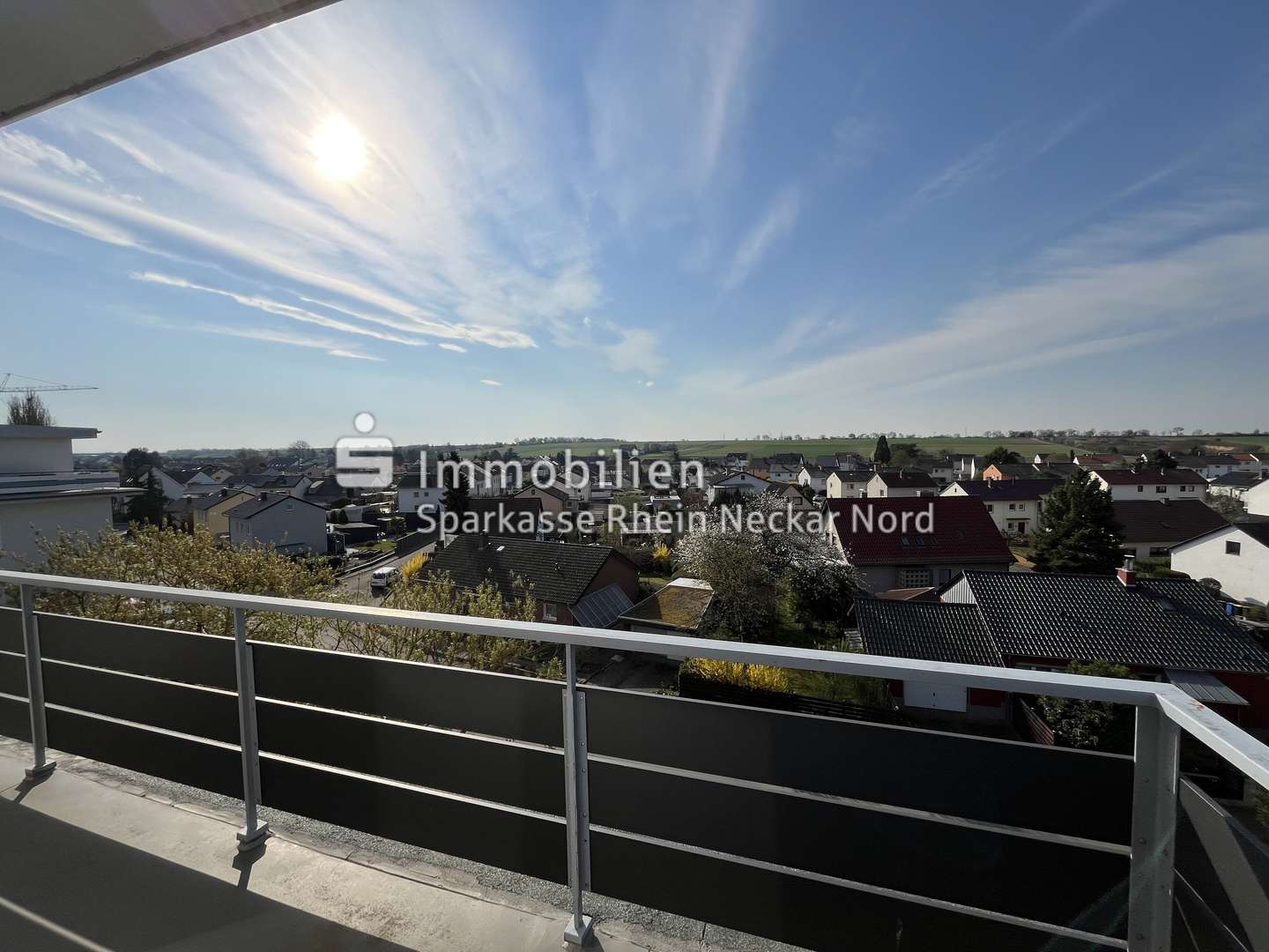 Blick vom Balkon über Worms Pfeddersheim Blick vom Balkon über Worms Pfeddersheim - Etagenwohnung in 67551 Worms mit 70m² kaufen