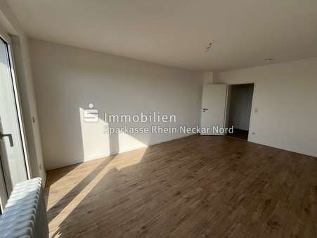 Schlafzimmer mit Blick zum Flur Schlafzimmer mit Blick zum Flur - Etagenwohnung in 67551 Worms mit 70m² kaufen