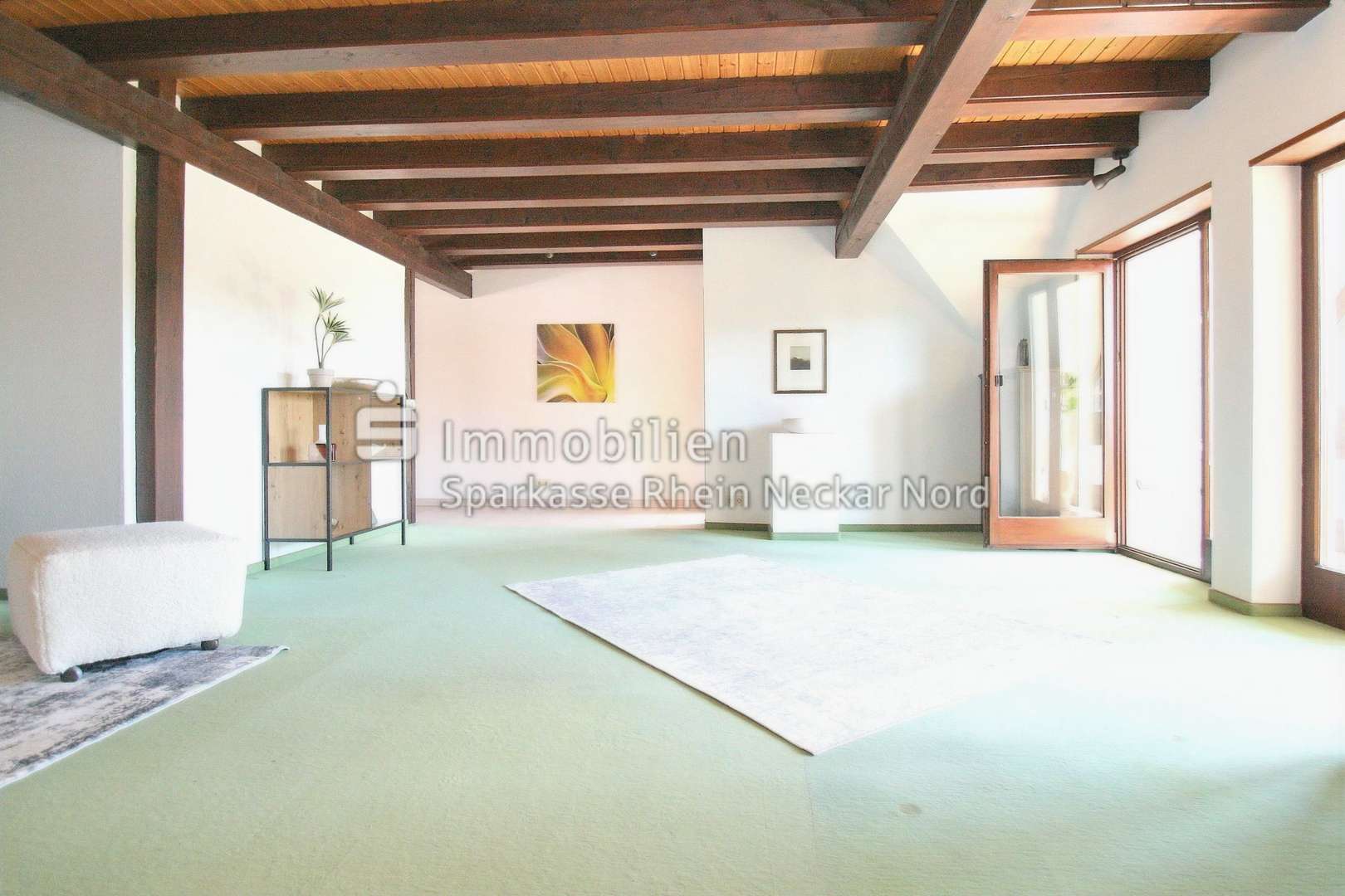 Wohnzimmer mit Blick zum Flur Wohnzimmer mit Blick zum Flur - Maisonette-Wohnung in 68199 Mannheim mit 98m² kaufen