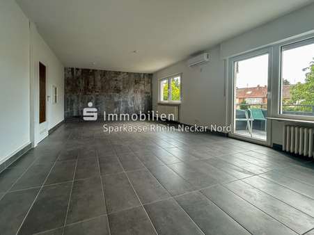 Wohnzimmer OG Wohnzimmer OG - Mehrfamilienhaus in 68229 Mannheim mit 147m² kaufen