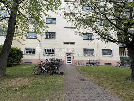 Exklusive 3-Zimmer-Wohnung in kulturdenkmalgeschütztem Gebäude mit Balkon
