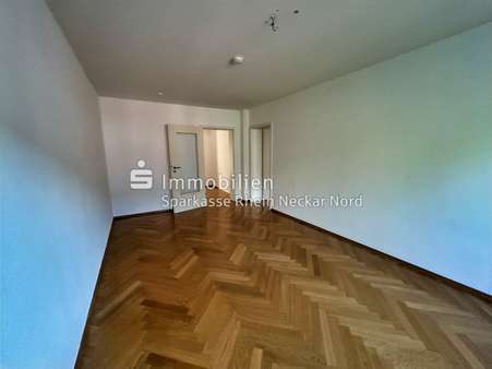 Zweites Zimmer mit Blick Richtung Flur - Etagenwohnung in 68161 Mannheim, Innenstadt mit 118m² mieten