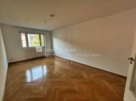 Zweites Zimmer mit Fenster zur Straßenseite - Etagenwohnung in 68161 Mannheim, Innenstadt mit 118m² mieten
