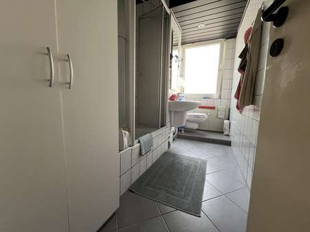 Badezimmer mit Dusche - Etagenwohnung in 68167 Mannheim mit 48m² als Kapitalanlage kaufen
