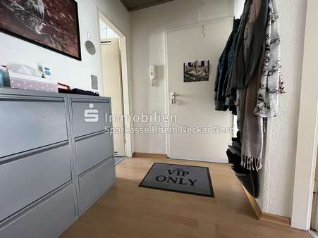 Flur mit Eingangstür - Etagenwohnung in 68167 Mannheim mit 48m² als Kapitalanlage kaufen