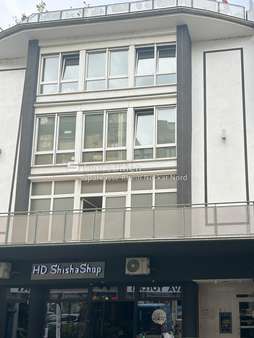 Vorderansicht mit Ladengeschäft Vorderansicht mit Ladengeschäft - Penthouse-Wohnung in 68159 Mannheim mit 100m² kaufen