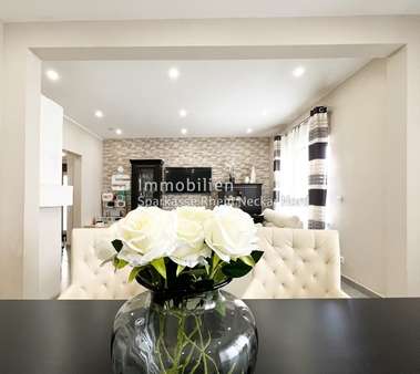 Essbereich mit Blick ins Wohnzimmer Essbereich mit Blick ins Wohnzimmer - Einfamilienhaus in 67065 Ludwigshafen mit 135m² kaufen