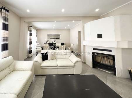 Wohnzimmer mit Kamin Wohnzimmer mit Kamin - Einfamilienhaus in 67065 Ludwigshafen mit 135m² kaufen