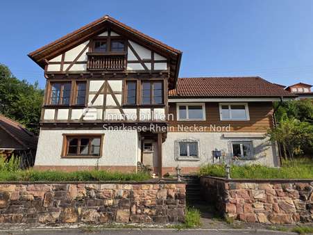Hausansicht vorne Hausansicht vorne - Einfamilienhaus in 69259 Wilhelmsfeld mit 183m² kaufen