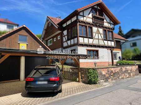 Hausansicht vorne mit Garage Hausansicht vorne mit Garage - Einfamilienhaus in 69259 Wilhelmsfeld mit 183m² kaufen