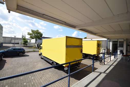 Parkplätze für Auto und LKW Parkplätze für Auto und LKW - Lager in 68309 Mannheim mit 539m² kaufen