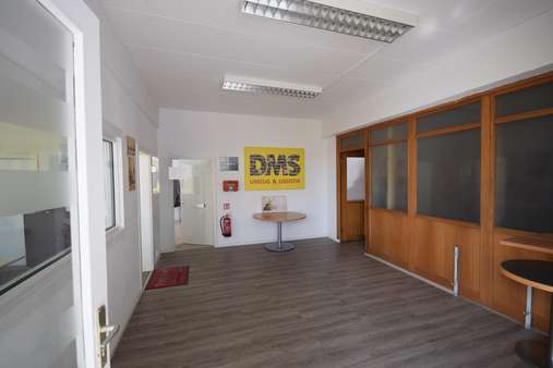 Eingangsbereich Eingangsbereich - Lager in 68309 Mannheim mit 539m² kaufen