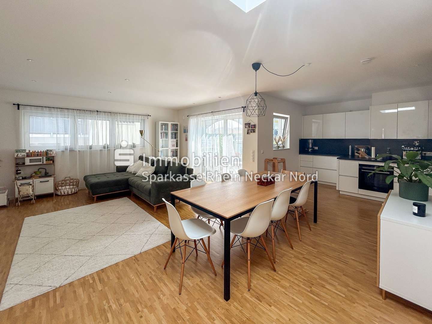 Wohn-/Ess-/Küchenbereich Wohn-/Ess-/Küchenbereich - Etagenwohnung in 68161 Mannheim mit 189m² kaufen