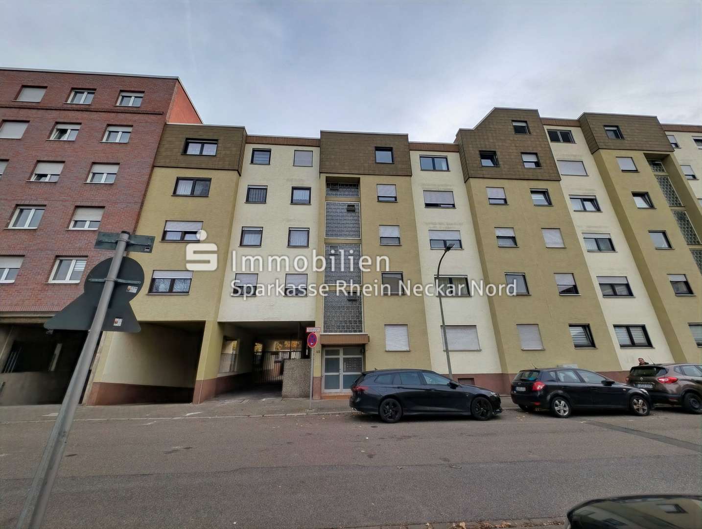 Straßenansicht Straßenansicht - Erdgeschosswohnung in 67059 Ludwigshafen mit 86m² kaufen