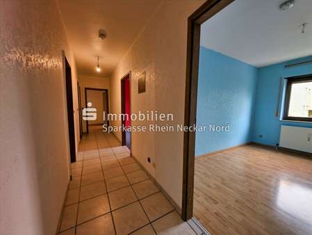 Flur Flur - Erdgeschosswohnung in 67059 Ludwigshafen mit 86m² kaufen