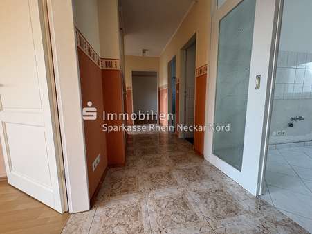 Flur Flur - Etagenwohnung in 67061 Ludwigshafen mit 77m² kaufen