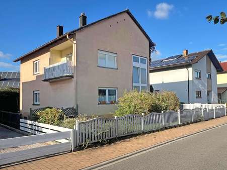 Seitenansicht - Einfamilienhaus in 68789 Sankt Leon-Rot mit 160m² kaufen