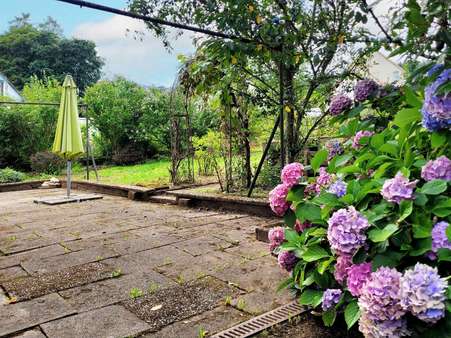 Terrasse Terrasse - Einfamilienhaus in 74934 Reichartshausen mit 137m² kaufen