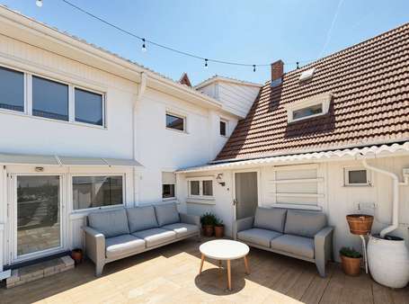 Innenhof2 - (KI generiert) - Einfamilienhaus in 68199 Mannheim mit 135m² kaufen