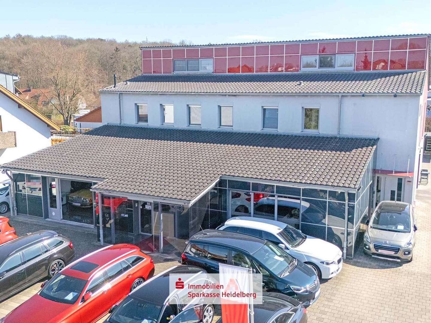Drohnenbild vorne - Mehrfamilienhaus in 69242 Mühlhausen mit 242m² als Kapitalanlage kaufen
