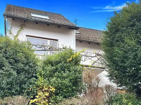Charmantes Einfamilienhaus mit Einliegerwohnung und Garten in Ziegelhausen – Bezugsfrei!