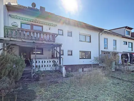 Alternative zum Zweifamilienhaus: Zwei Eigentumswohnungen mit Gestaltungsspielraum