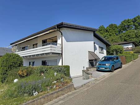 Hausansicht - Zweifamilienhaus in 69226 Nußloch mit 221m² kaufen