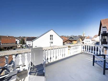 Balkon - Wohn- / Geschäftshaus in 69234 Dielheim mit 126m² als Kapitalanlage kaufen