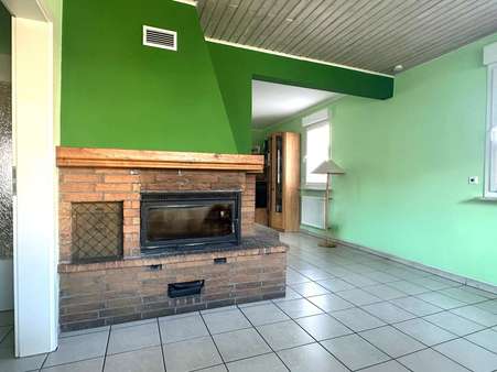 Wohnzimmer - Einfamilienhaus in 68775 Ketsch mit 135m² kaufen