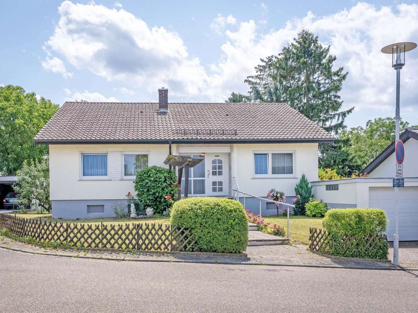 Hausansicht Hausansicht - Einfamilienhaus in 69234 Dielheim mit 177m² kaufen